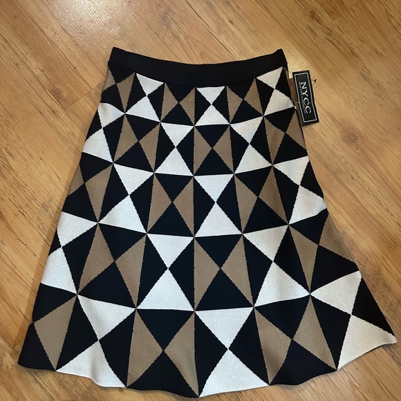 NYCC Skirt Design Stretch Women’s Sz S - Picture 1 of 5